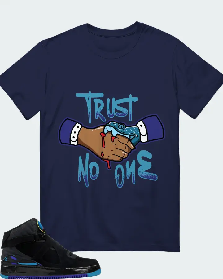 T-Shirt in Navy