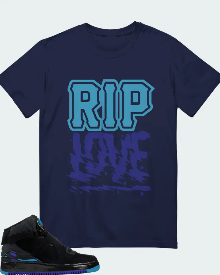 T-Shirt in Navy