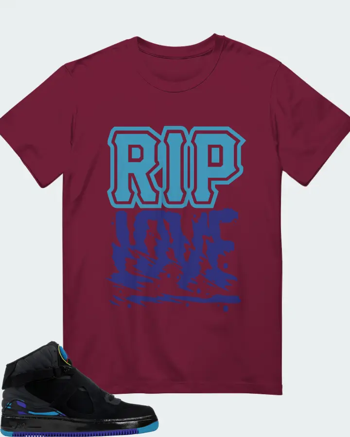 T-Shirt in Maroon