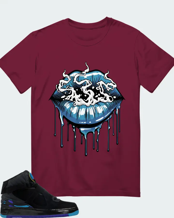 T-Shirt in Maroon