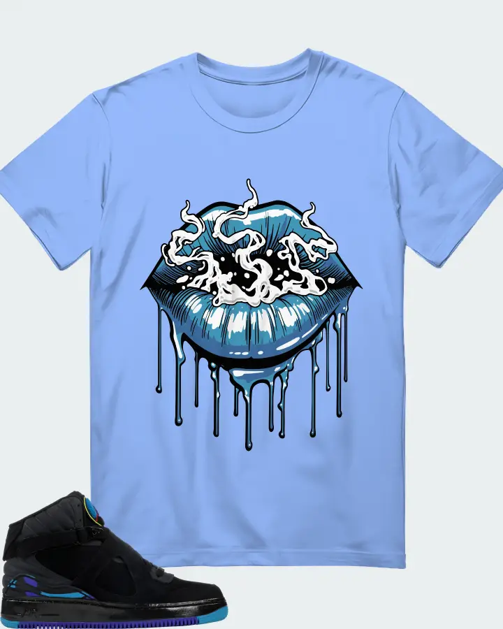 T-Shirt in Carolina Blue