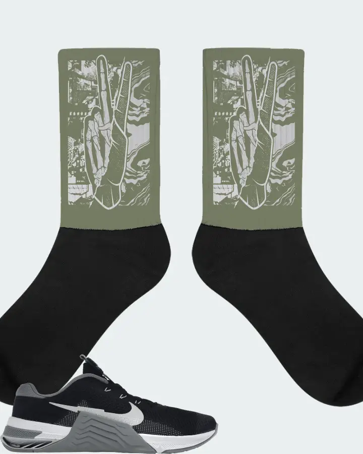 Nike Metcon 7 Sneaker Matching Olive Socks - Peace of mind