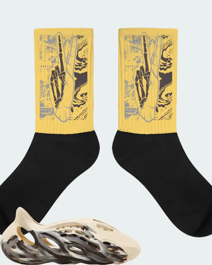 adidas Yeezy Foam RNNR Sneaker Matching Yellow Socks - Peace of mind