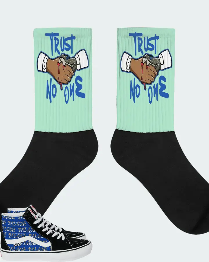 Vans Skate Sk8-Hi Sneaker Matching Socks - Trust No One