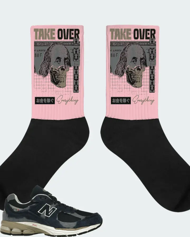 New Balance 2002R Sneaker Matching Pink Socks - Take Over