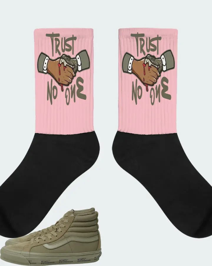 Vans Vault Sk8-Hi OG LX Sneaker Matching Pink Socks - Trust No One