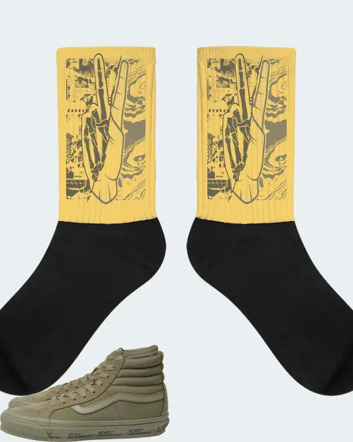 Vans Vault Sk8-Hi OG LX Sneaker Matching Yellow Socks - Peace of mind
