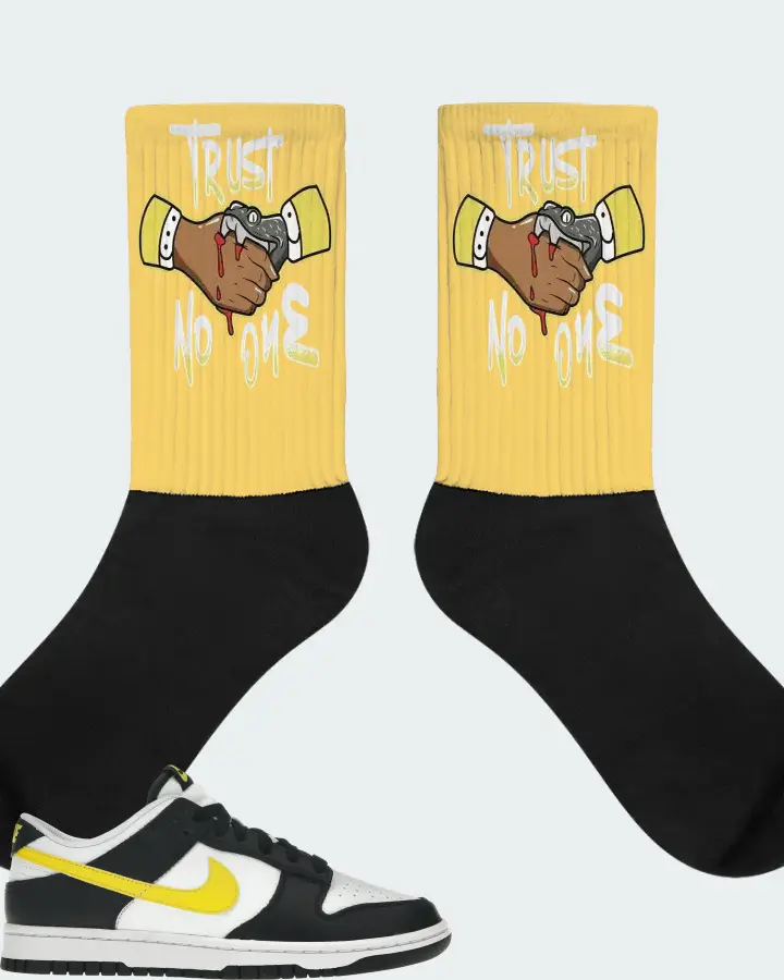 Nike Dunk Low Sneaker Matching Yellow Socks - Trust No One