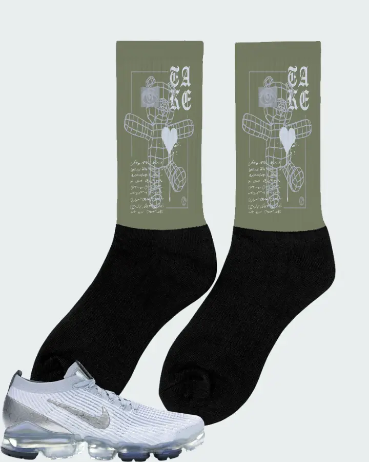 Nike Air VaporMax Flyknit 3 Sneaker Matching Olive Socks (TAKE) - View 3