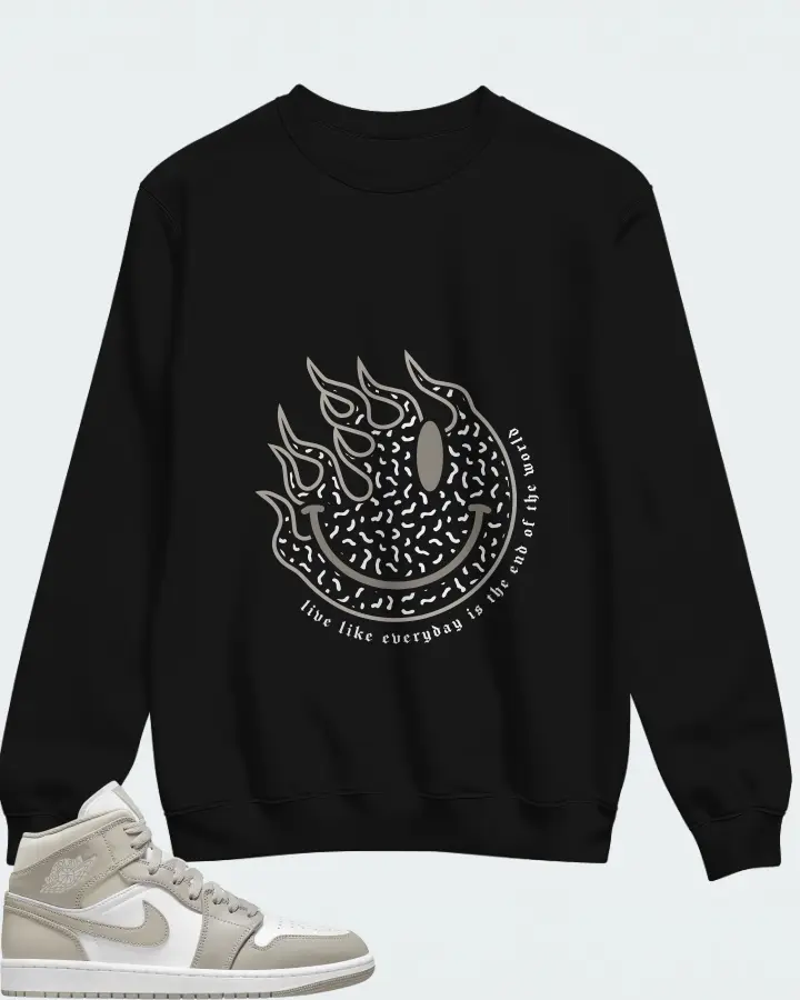 Sweatshirt in Black