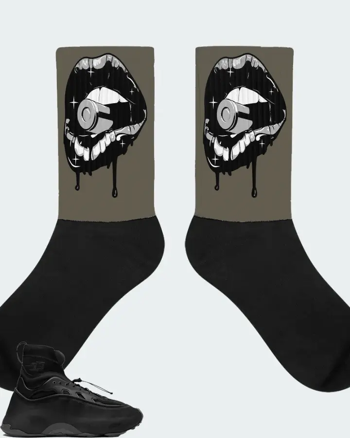 adidas Ozmorphis Sneaker Matching Army Green Socks - Kiss of Death