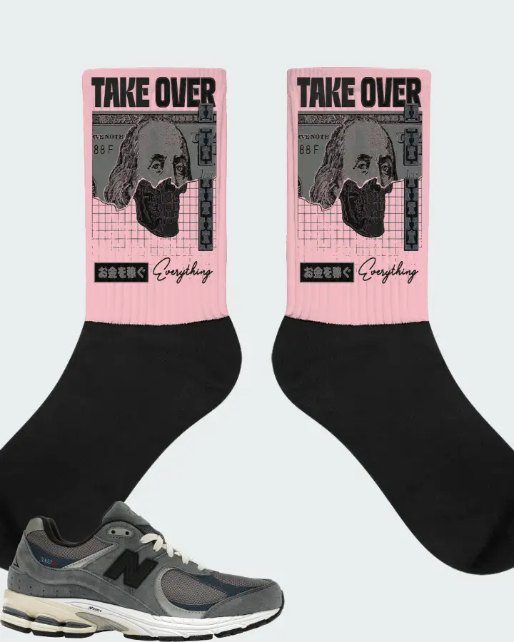 New Balance 2002R Sneaker Matching Pink Socks - Take Over
