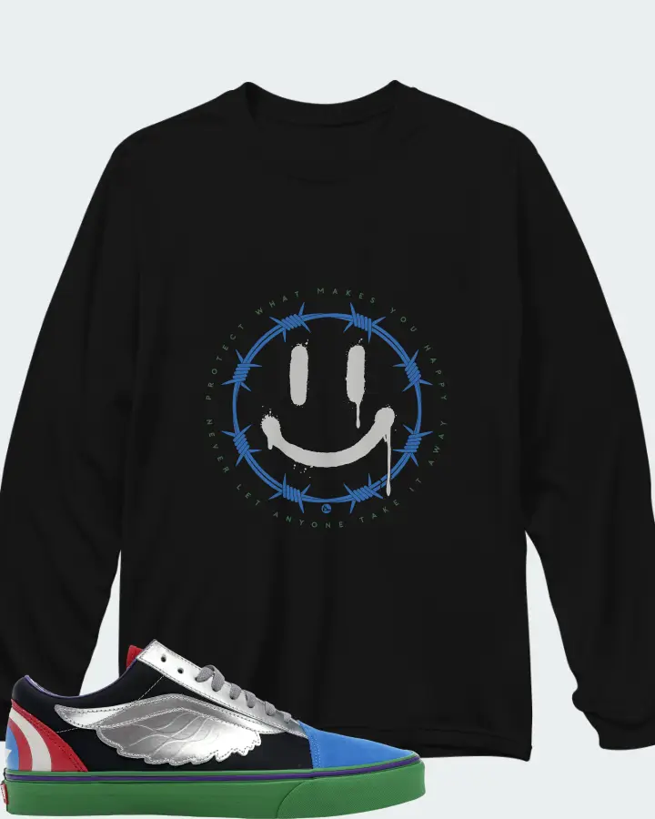 Long Sleeve T-Shirt in Black