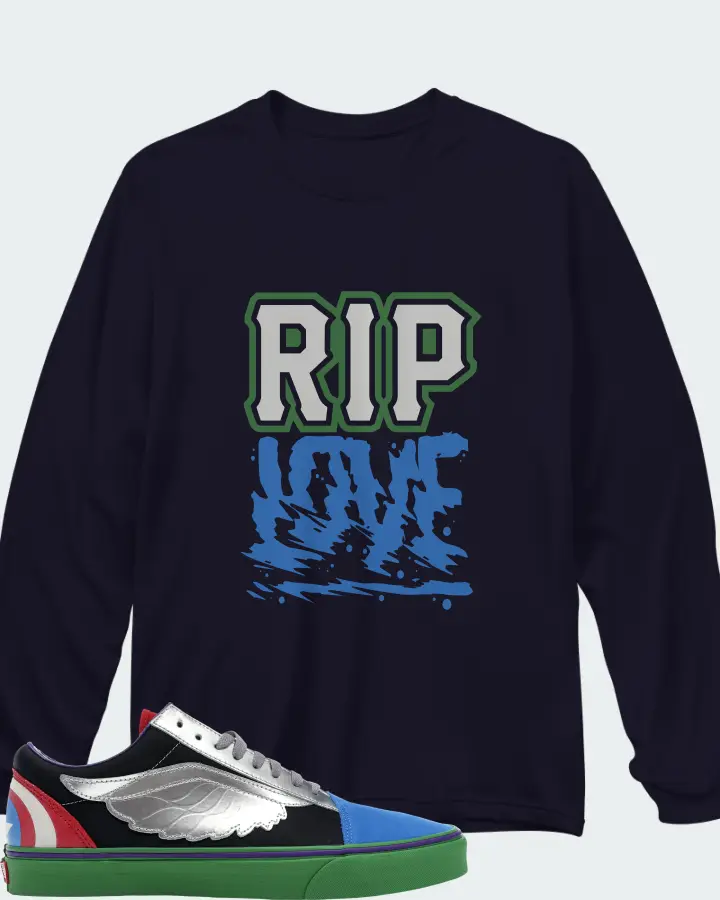 Long Sleeve T-Shirt in Navy