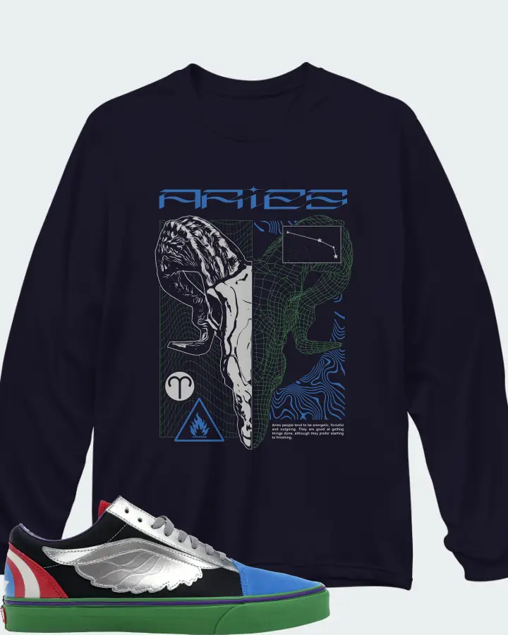 Long Sleeve T-Shirt in Navy