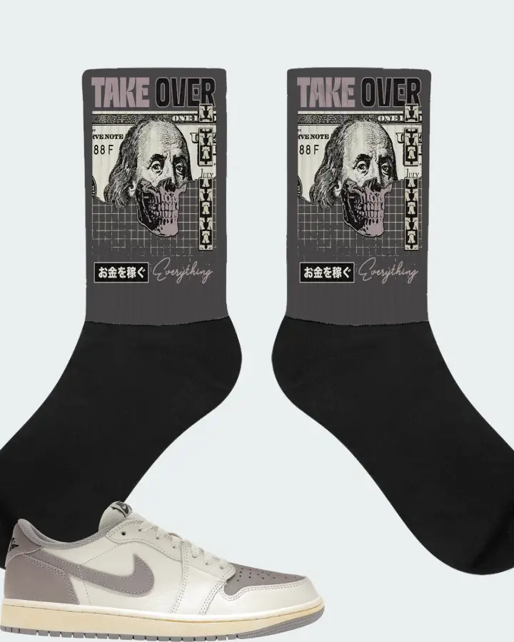 Jordan 1 Retro Low OG Sneaker Matching Dark Grey Socks - Take Over