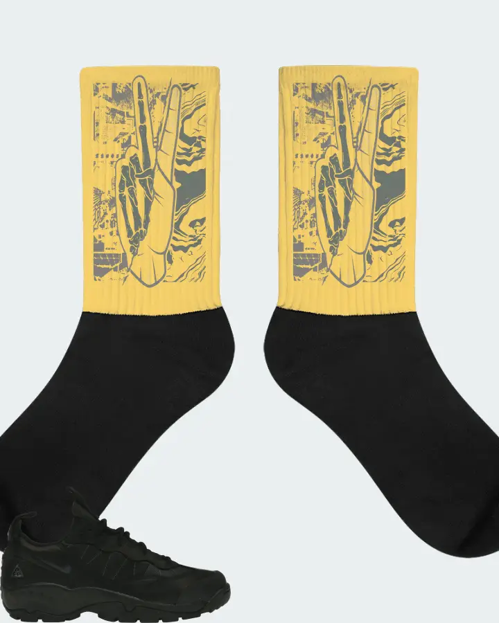 Nike ACG Air Mada Low Sneaker Matching Yellow Socks - Peace of mind