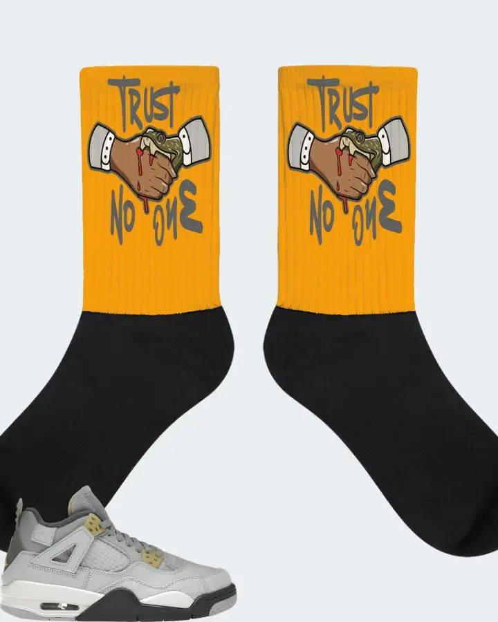 Jordan 4 Retro SE Sneaker Matching Gold Socks - Trust No One