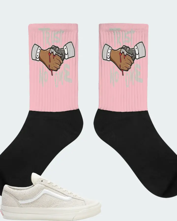Vans Og Style 36 LX Sneaker Matching Pink Socks - Trust No One