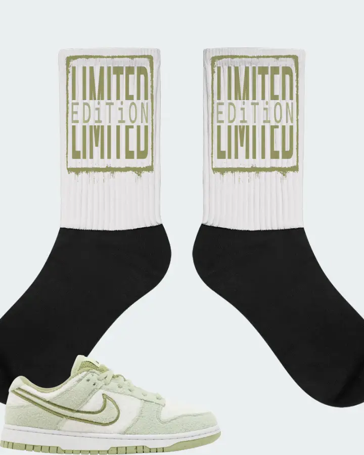 Nike Dunk Low SE Sneaker Matching White Socks - LIMITED EDITION