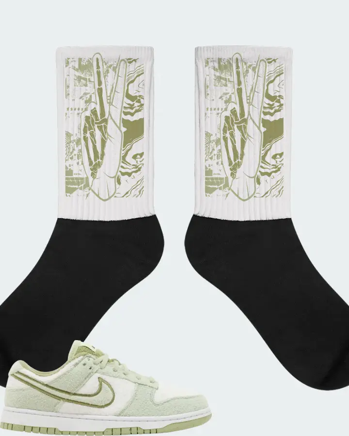 Nike Dunk Low SE Sneaker Matching White Socks - Peace of mind