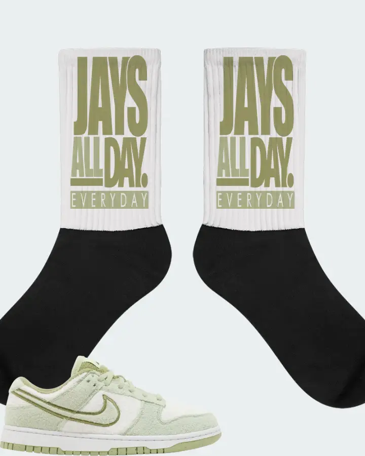 Nike Dunk Low SE Sneaker Matching White Socks - Jays All Day