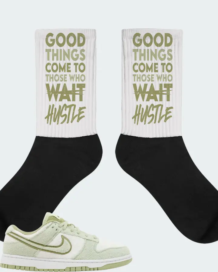 Nike Dunk Low SE Sneaker Matching White Socks - Good Things Come