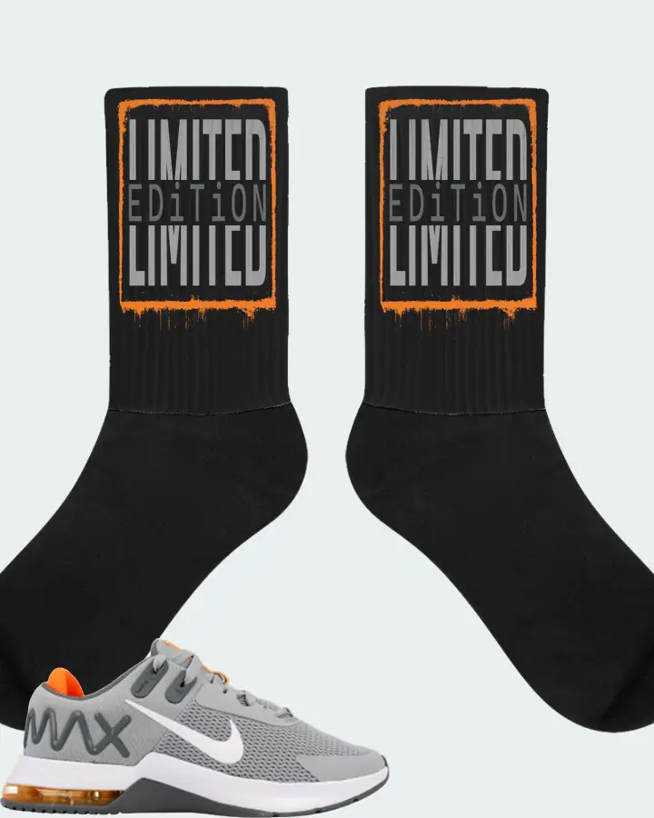 Nike Air Max Alpha Trainer 4 Sneaker Matching Black Socks - LIMITED EDITION