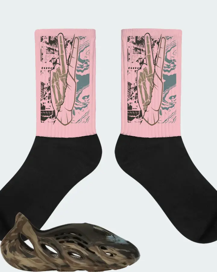 adidas Yeezy Foam RNR Sneaker Matching Pink Socks - Peace of mind