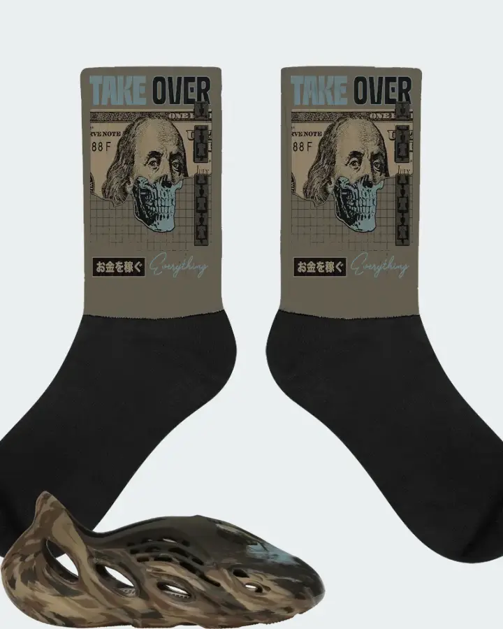 adidas Yeezy Foam RNR Sneaker Matching Army Green Socks - Take Over
