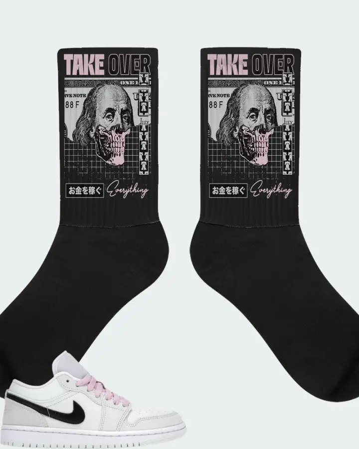 Jordan 1 Low SE Sneaker Matching Black Socks - Take Over