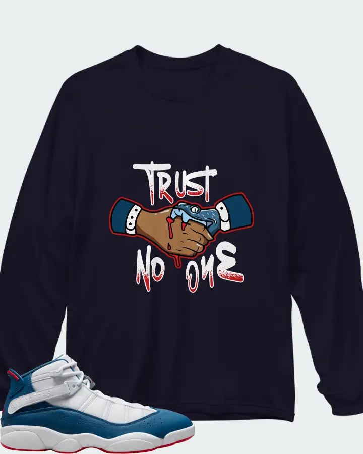 Long Sleeve T-Shirt in Navy