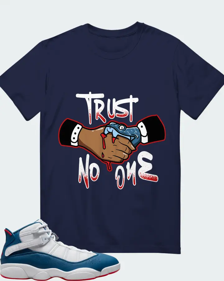 T-Shirt in Navy