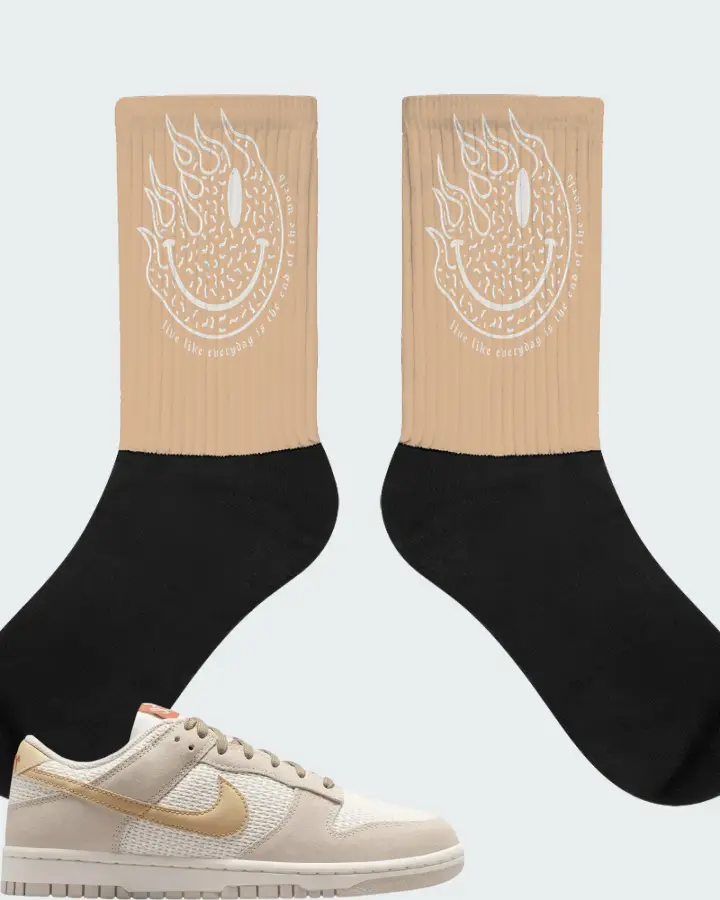 Nike Dunk Low SE Sail Matching Socks