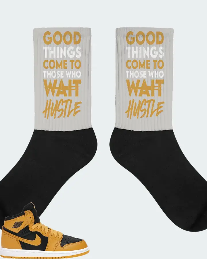Jordan 1 Retro High OG Sneaker Matching Grey Socks - Good Things Come