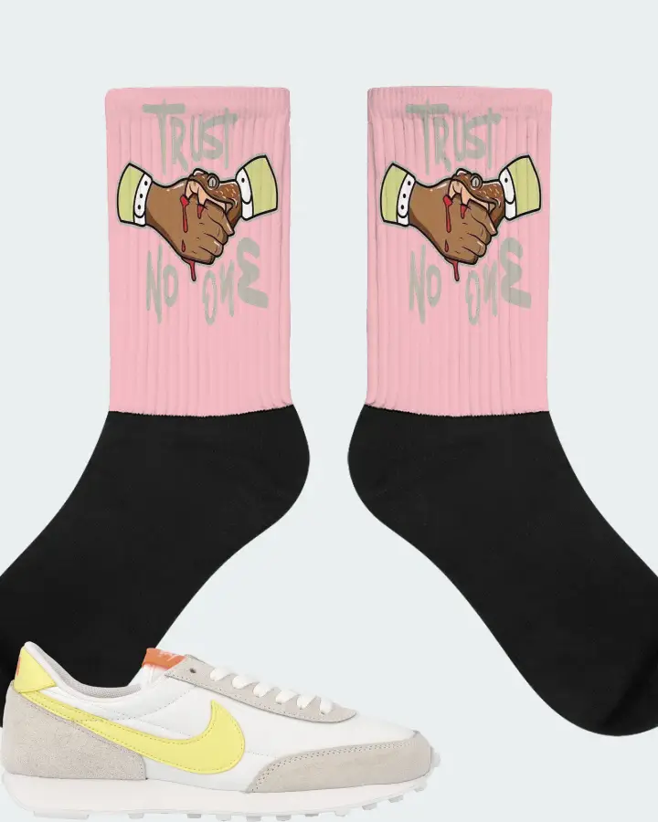 Nike Daybreak Sneaker Matching Pink Socks - Trust No One