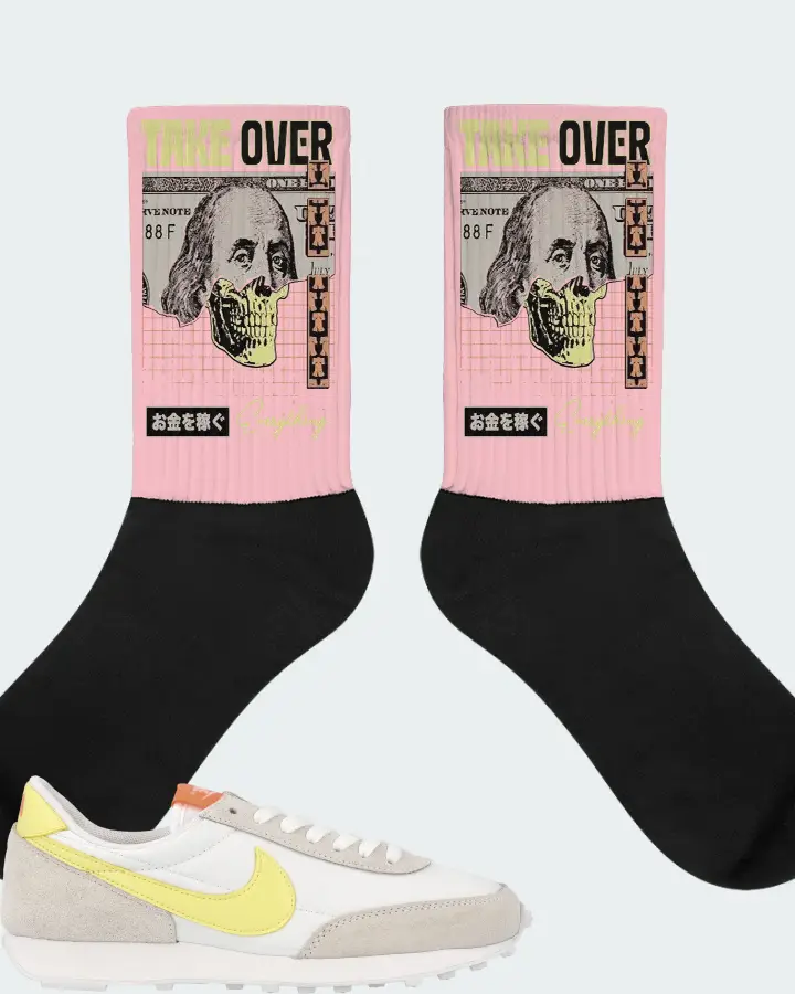 Nike Daybreak Sneaker Matching Pink Socks - Take Over