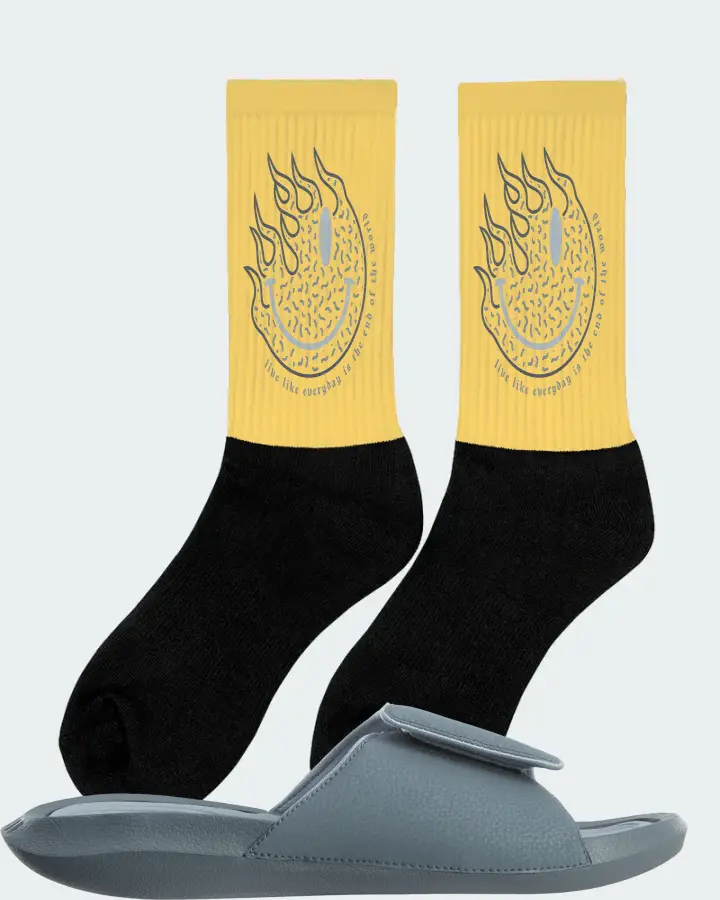 Jordan Hydro 6 Sneaker Matching Yellow Socks (Keep Smiling) - View 3